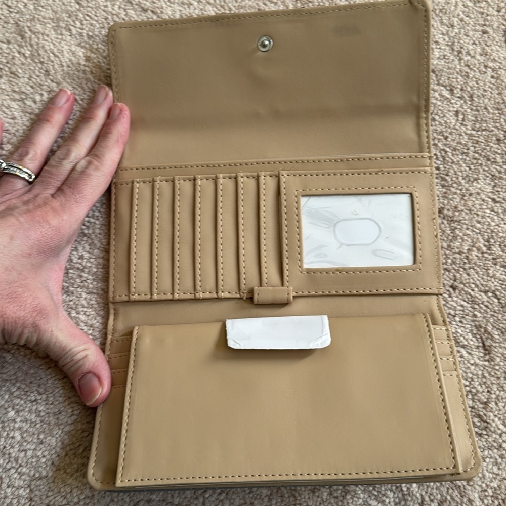 Nine West Gray Embossed Wallet NWT - Picture 3 of 6